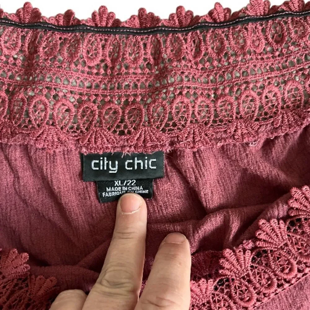 City chic wide neck lace trim blouse OFF SHOULDER SIZE 22